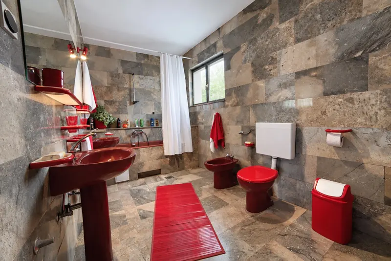 Bathroom and stone wall details